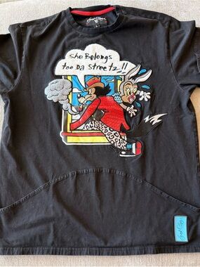 Frost Black Men’s Graphic Tee with Colorful Street Art Motif (XL)